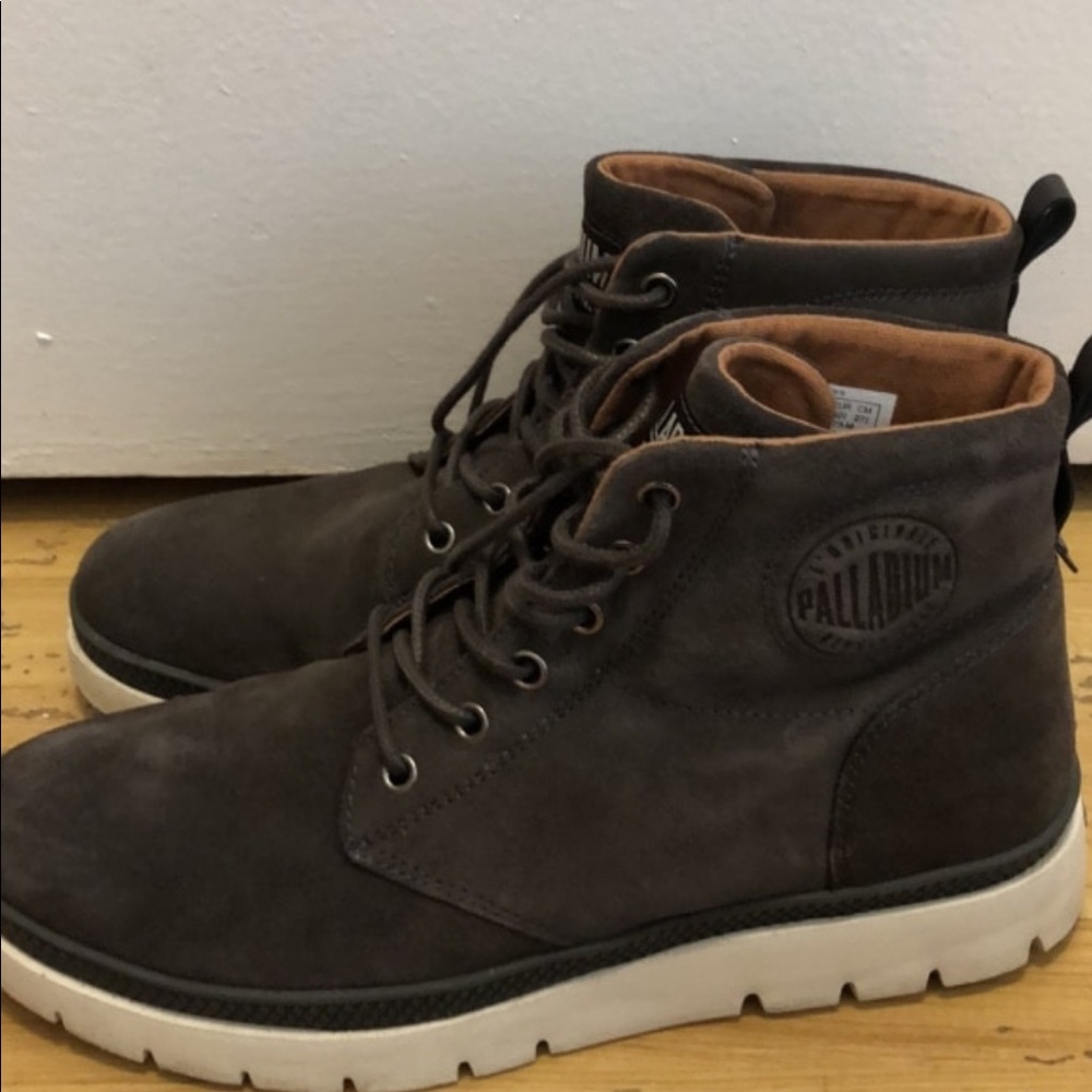 Palladium Boots. Great condition. Grey suede